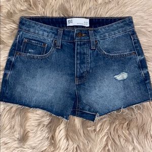 Boyfriend cutoff shorts